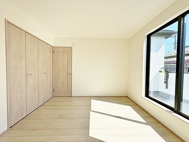 2階は全居室6帖以上、各お部屋に収納を設けました。