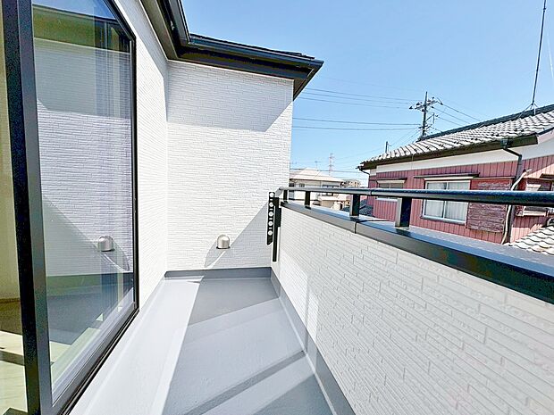 バルコニーを2か所確保しました。