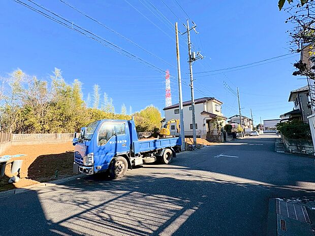 主寝室広々8帖。空間を有効に使えるWIC付き。(令和7年12月 撮影)