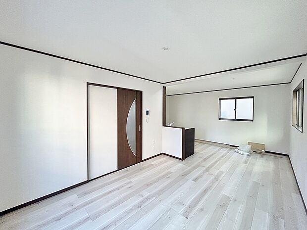 明るく開放的な空間が広がるキッチン・ダイニング・リビング。