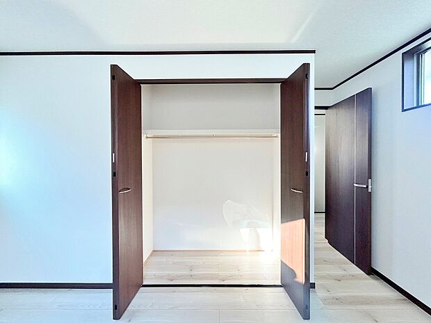 色々な物を収納できるスペースを確保しました。