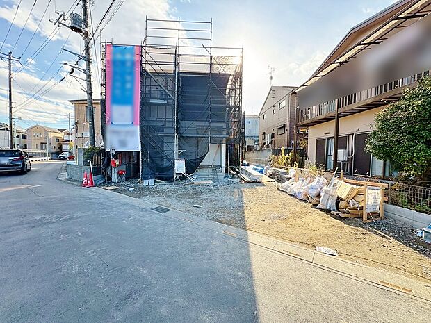独創性豊かな趣と重厚感・気高さを兼ね備えたお住まい。(令和7年12月 撮影)