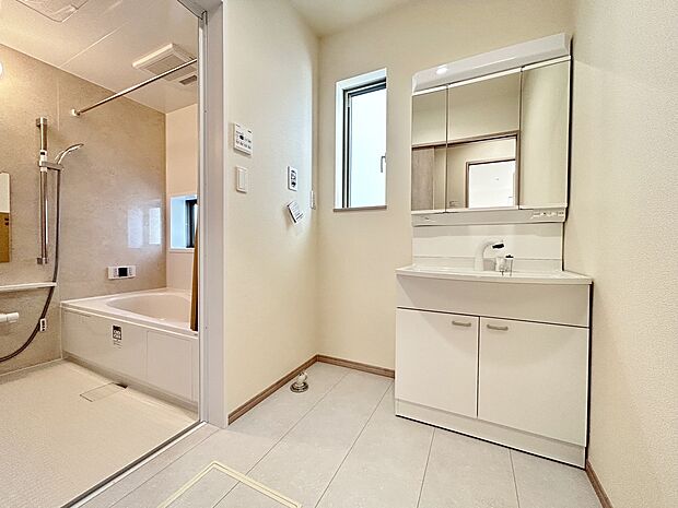 真っ白な空間が日常に心地よさをもたらします。