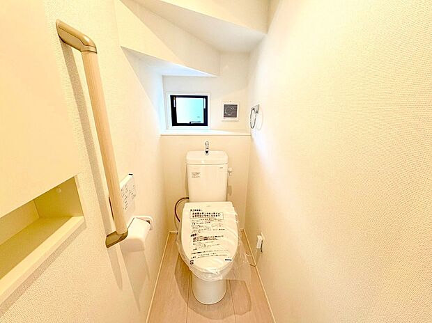 清潔感あるホワイト調のクロスで落ち着いた雰囲気を創り上げました。