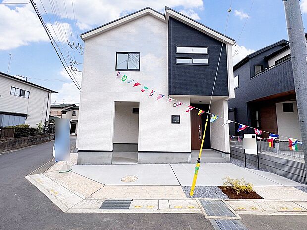 開放感のある角地に面した邸宅。フレキシブルな間取りを採用しました。