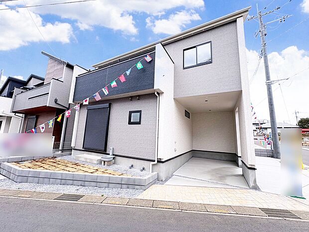 カースペースには2台駐車可能です。(車種による)