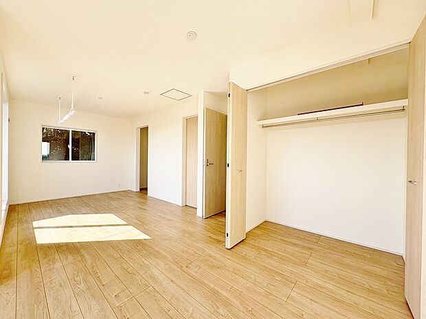 二部屋に分けて個室にできる可変型空間です。