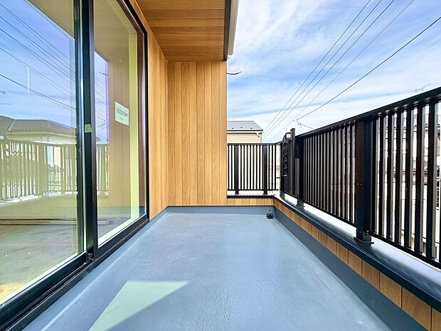 心地よい陽光や風を感じられるバルコニーを確保しました。(令和8年2月 撮影)