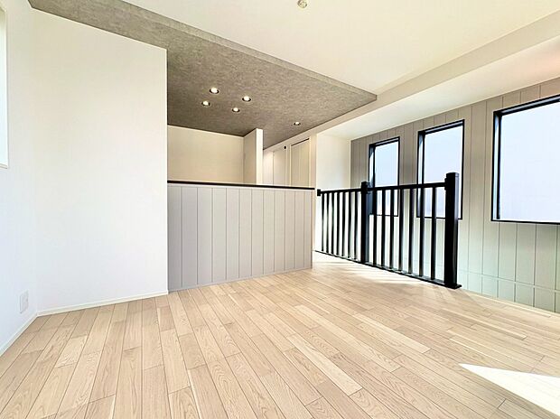 洗練された空気感の中にも落ち着きを感じる贅沢なLDK。