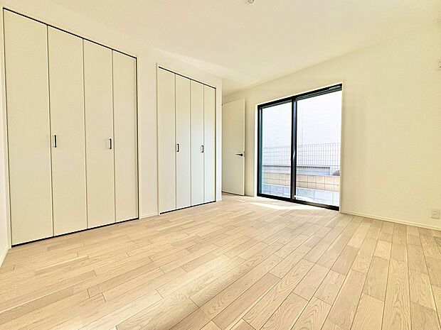 季節ごとに壁飾りや家具の配置を変えて楽しんでみませんか。