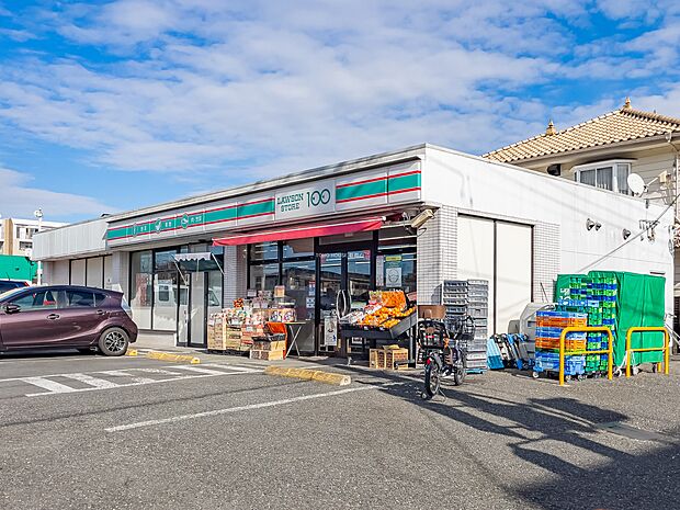 ローソンストア100東浦和七丁目店まで約650m