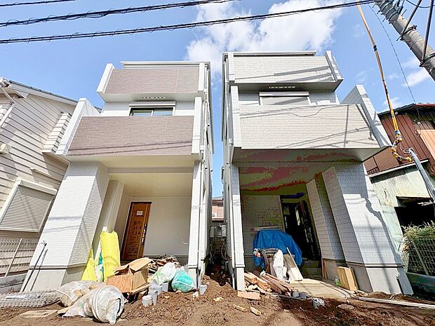 南東道路に面しており、陽当り良好なお住まい。(令和8年3月 撮影)