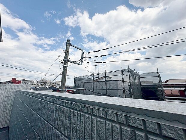 通風・採光にも優れ、心地よい光と風があふれています。