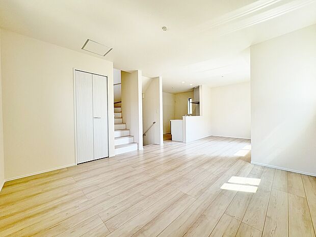 リビングスルー階段は、家族の自然なコミュニケーションが増加します。