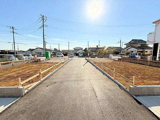 カースペースには並列で2台駐車可能です。(令和7年12月 撮影)