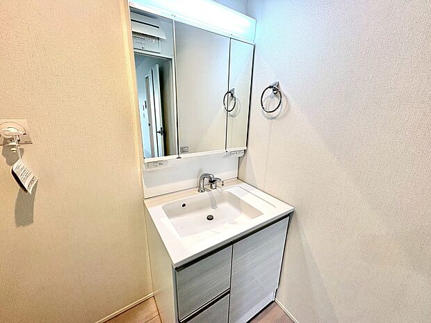 使いやすさ、お手入れのしやすさ、収納力にこだわった洗面台です。