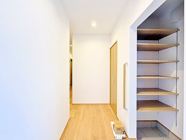 「行ってきます」と「ただいま」はこの玄関から始まります。