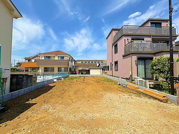 二階は全居室二面採光、収納スペースを備えています。(令和8年4月 撮影)
