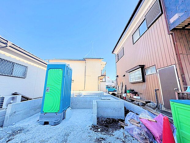 南西向きLDKはゆとりある19帖、心地よい床暖房が設置されています。(令和8年1月 撮影)