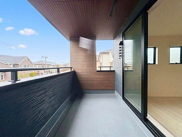急な雨でも安心のインナーバルコニーを採用。