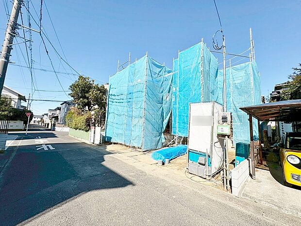 カースペースには並列で2台駐車可能です。(令和8年3月 撮影)