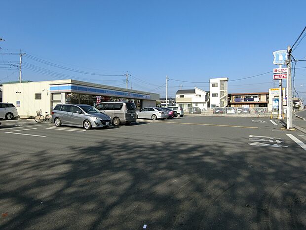 ローソンさいたま春岡1丁目店まで約500m