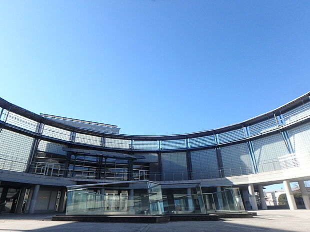 彩の国さいたま芸術劇場まで約450m