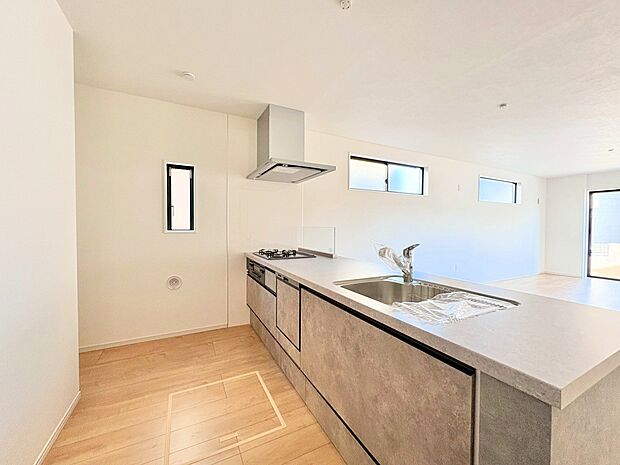 ワークスペースが広く、並んで調理しても余裕の広さを感じていただけます。