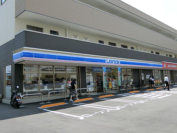 ローソン さいたま桜道場一丁目店まで約211m