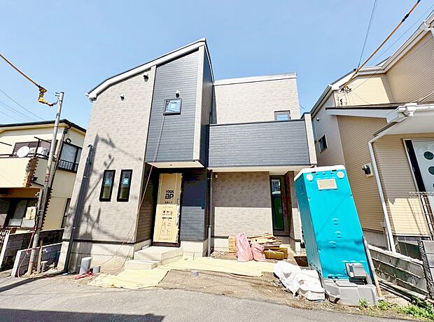採光通風を確保した心地よいリビング空間を2階に設けました。(令和8年5月 撮影)