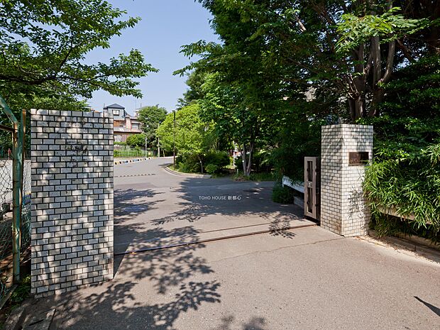 桜町小学校まで約350m