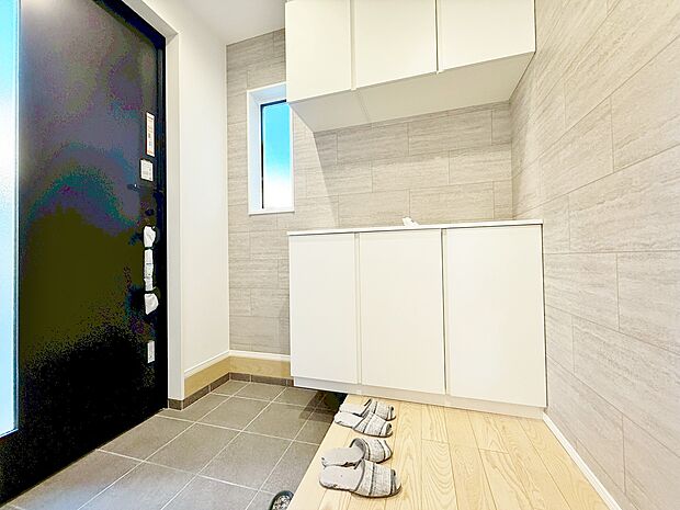 「ただいま」「おかえり」を交わすだけで家族の絆が深まります。