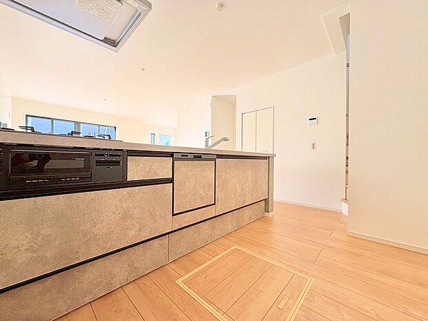 毎日使う場所だからこそ、家の中心になるキッチンはとても大切な空間です。