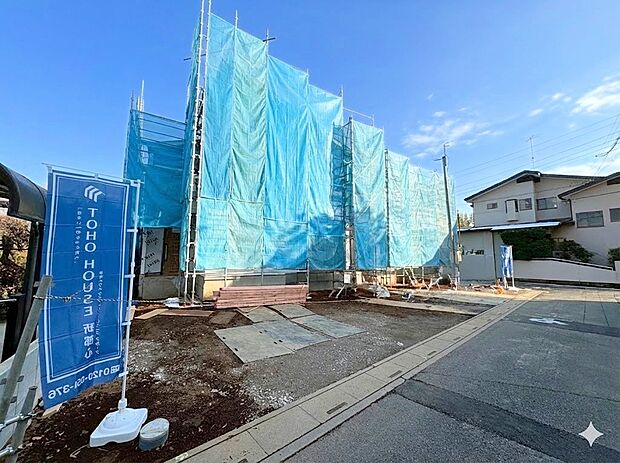 キッチンをアイランド型にすることで動線の良いつくり。(令和8年1月 撮影)