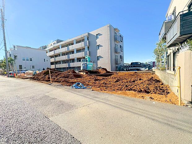 仲町小学校まで徒歩7分 通学も安心。(令和8年1月 撮影)