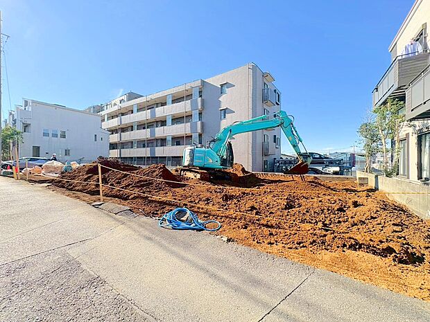 リビングには床暖房が設置され楽しい時間をより快適にしてくれます。(令和8年1月 撮影)