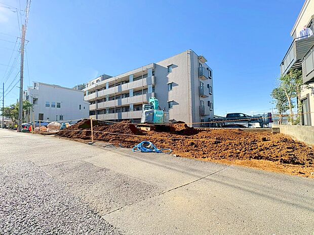 リビングには床暖房が完備されており、快適な空間でお過ごしいただけます。(令和8年1月 撮影)