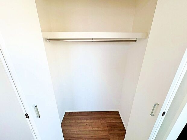 各居室に収納を備えることで、すっきりとした居室空間を実現できます。