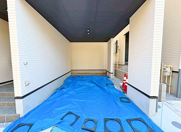 大切な愛車を風雨から守るビルトインカースペースをご用意しました。