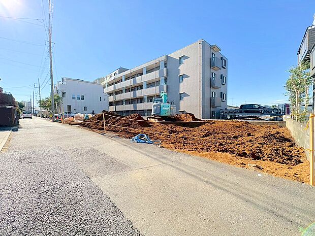 自然豊かで散歩コースにも最適なさいたま市営別所沼公園まで徒歩3分の立地。（令和8年1月 撮影）