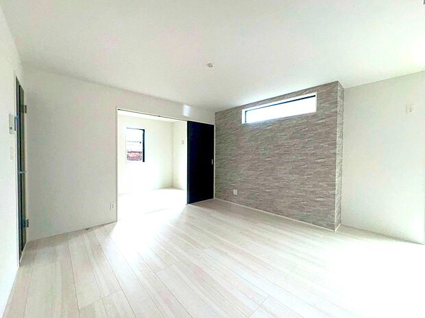 リビングと続き間洋室のある人気の間取りです。