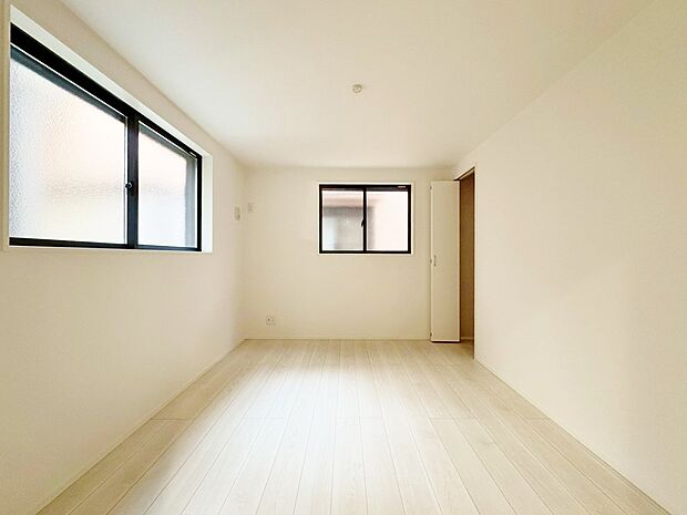 全居室6帖以上でゆったりとした間取り。