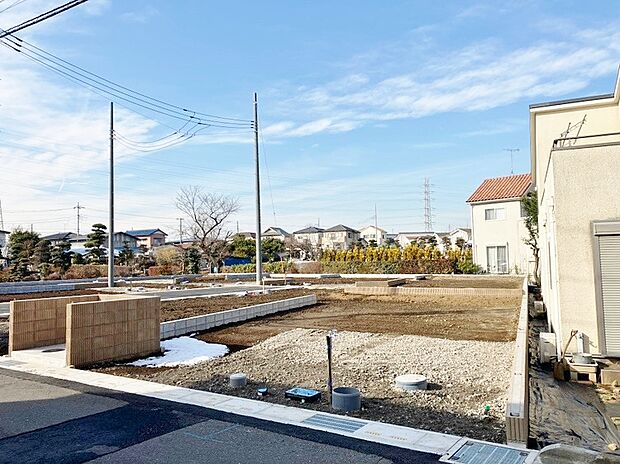 くつろぐ方とお料理をされる方の一体感を重視した対面式キッチンを採用。(令和8年1月 撮影)