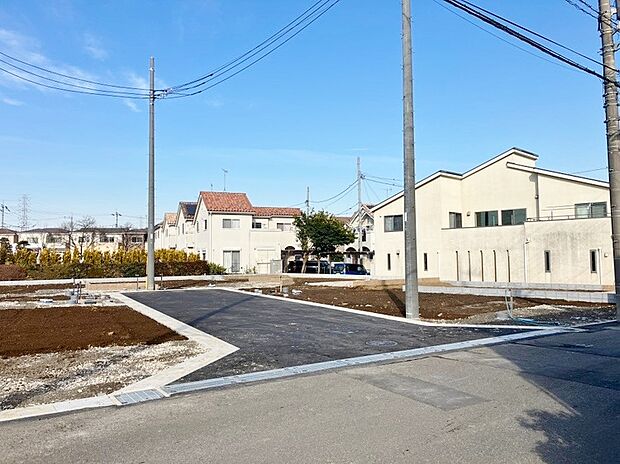 周辺環境とのコラボレーションにより明るい空間を演出。(令和8年1月 撮影)