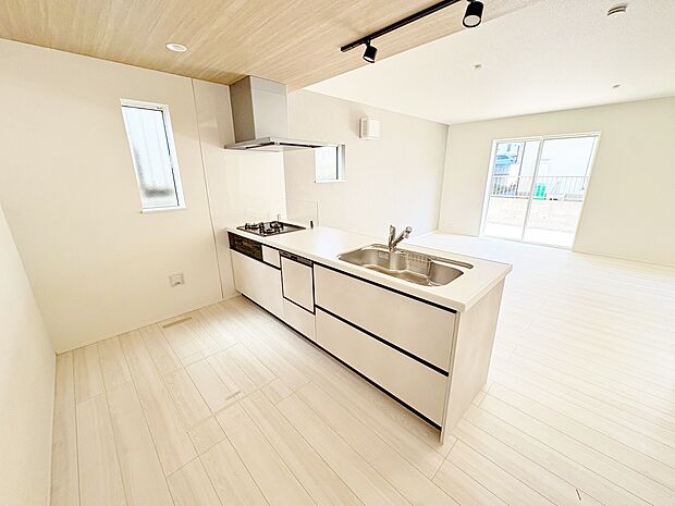 くつろぐ方とお料理をされる方の一体感を重視した対面式キッチンを採用。