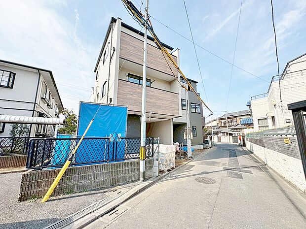 繰り返す地震に強い制震装置を導入しています。(令和8年2月 撮影)