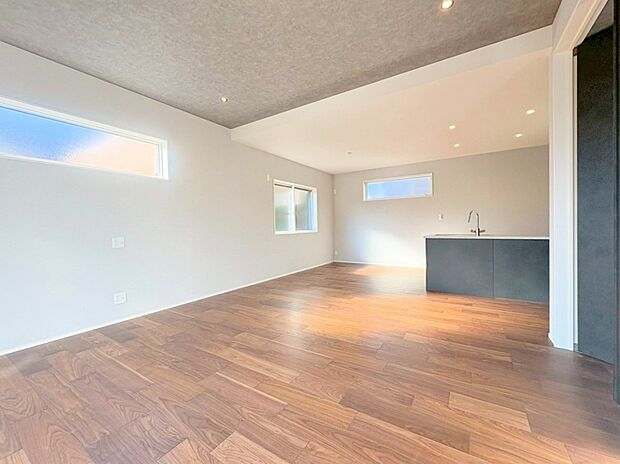 寒い季節も快適に過ごせる床暖房を完備しました。