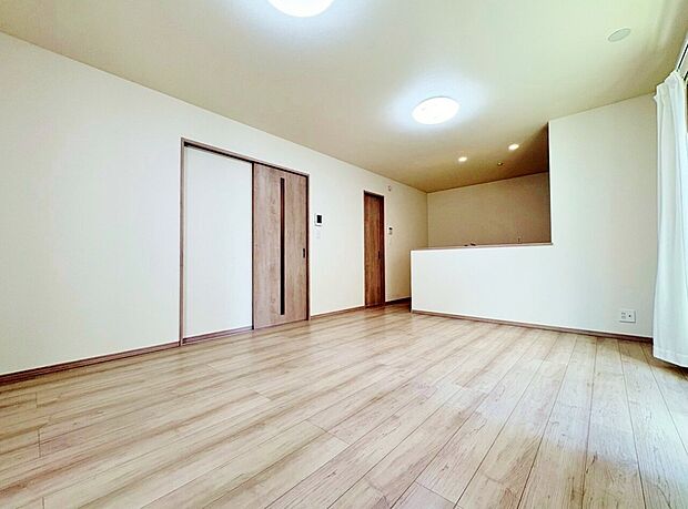ひとつながりの空間になる、LDKと続き間居室のある間取りです。