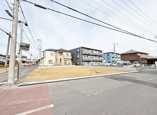 キッチンそばに洗面所、浴室を集めた無駄のないコンパクトな家事動線。(令和8年2月 撮影)