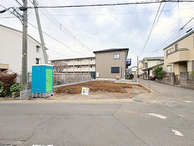 リビングダイニングを見渡せるペニンシュラキッチンを採用しています。(令和8年1月 撮影)